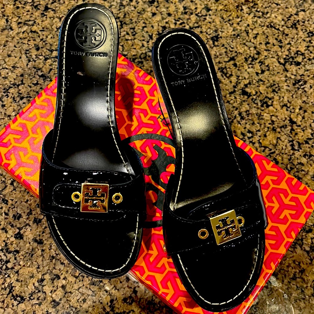 Tory Burch size 8 wedge sandal Rosie patent leather